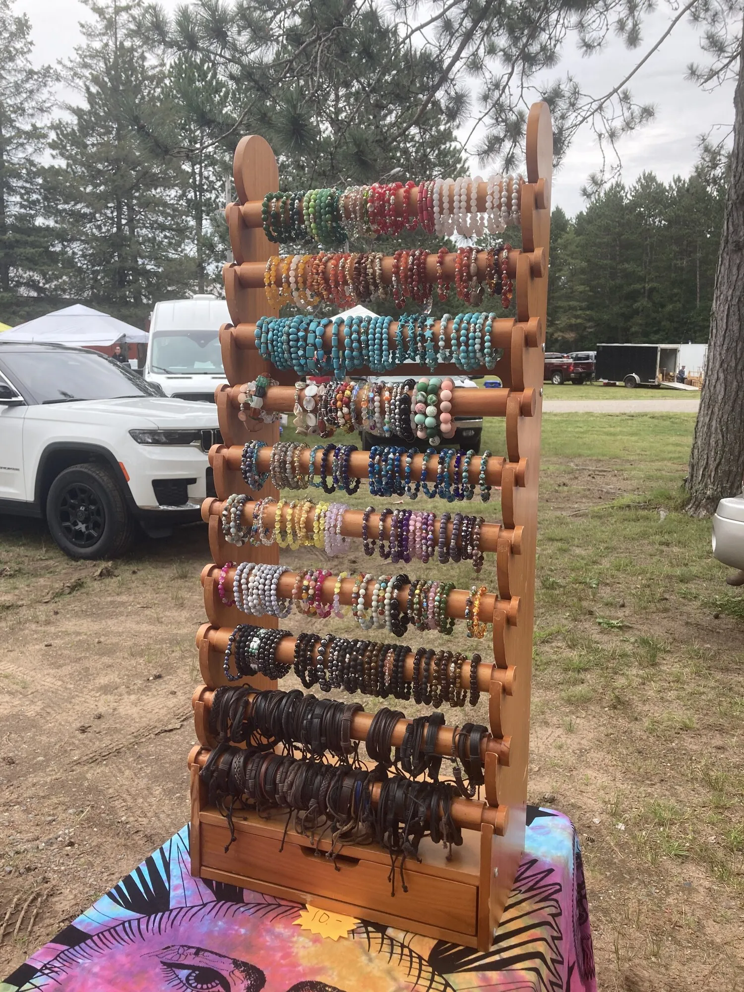 a customer’s own Giant bracelet display, in their space — view 7