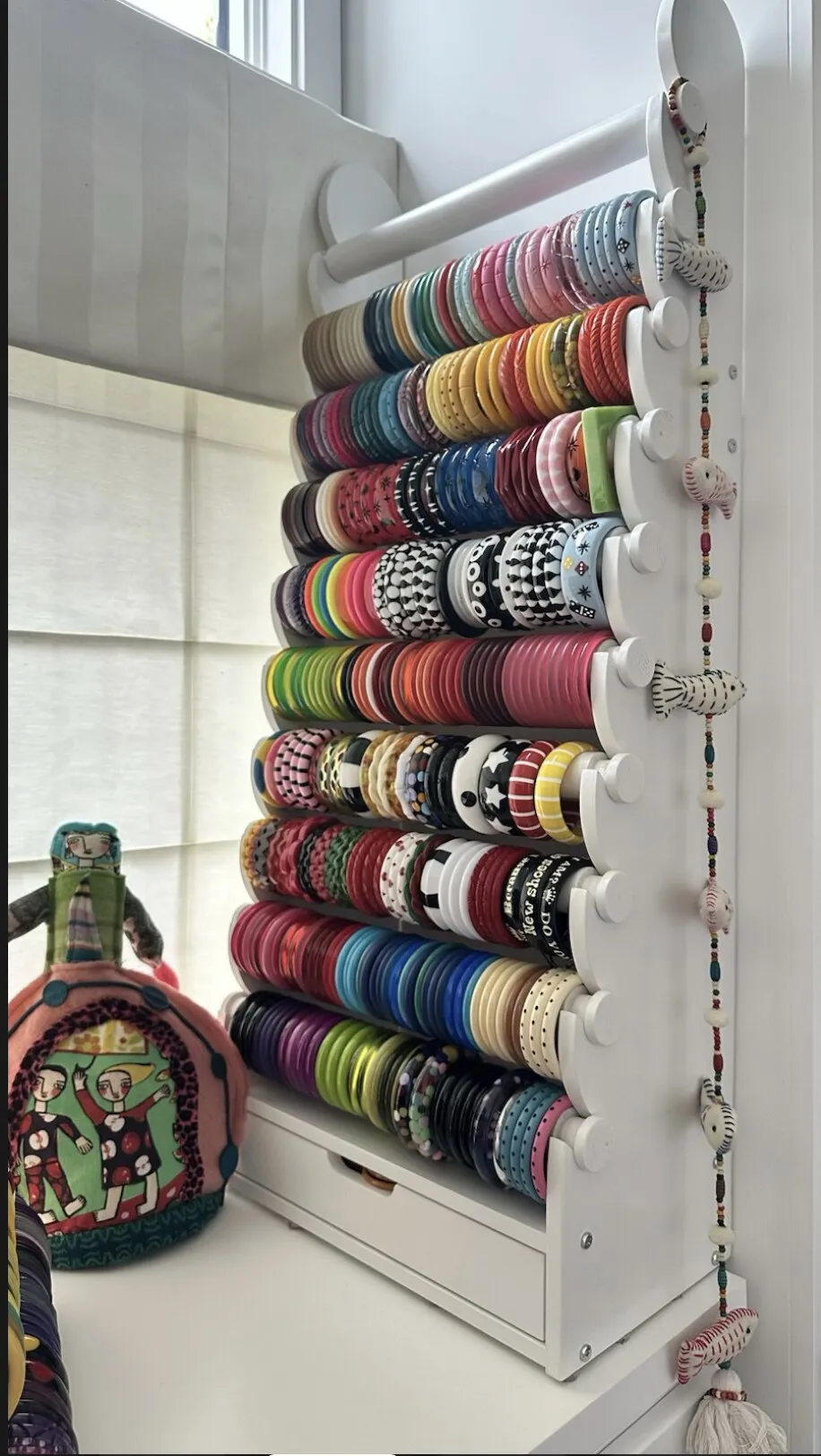 a customer’s own Giant bracelet display, in their space — view 16